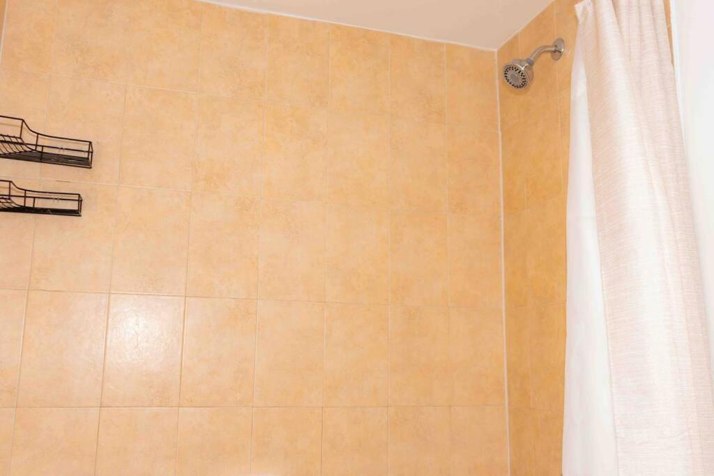 Newly Renovated Condo 5 Min From Airport ไมอามี ภายนอก รูปภาพ